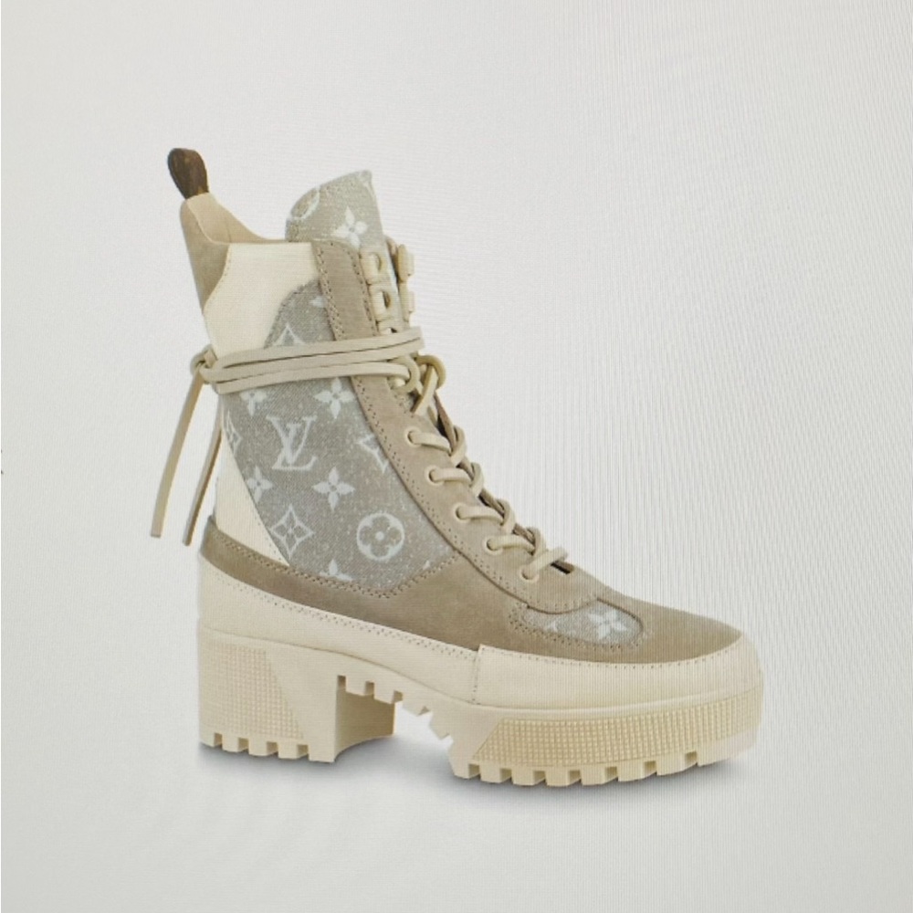 Stylish Beige Designer Women's Boots